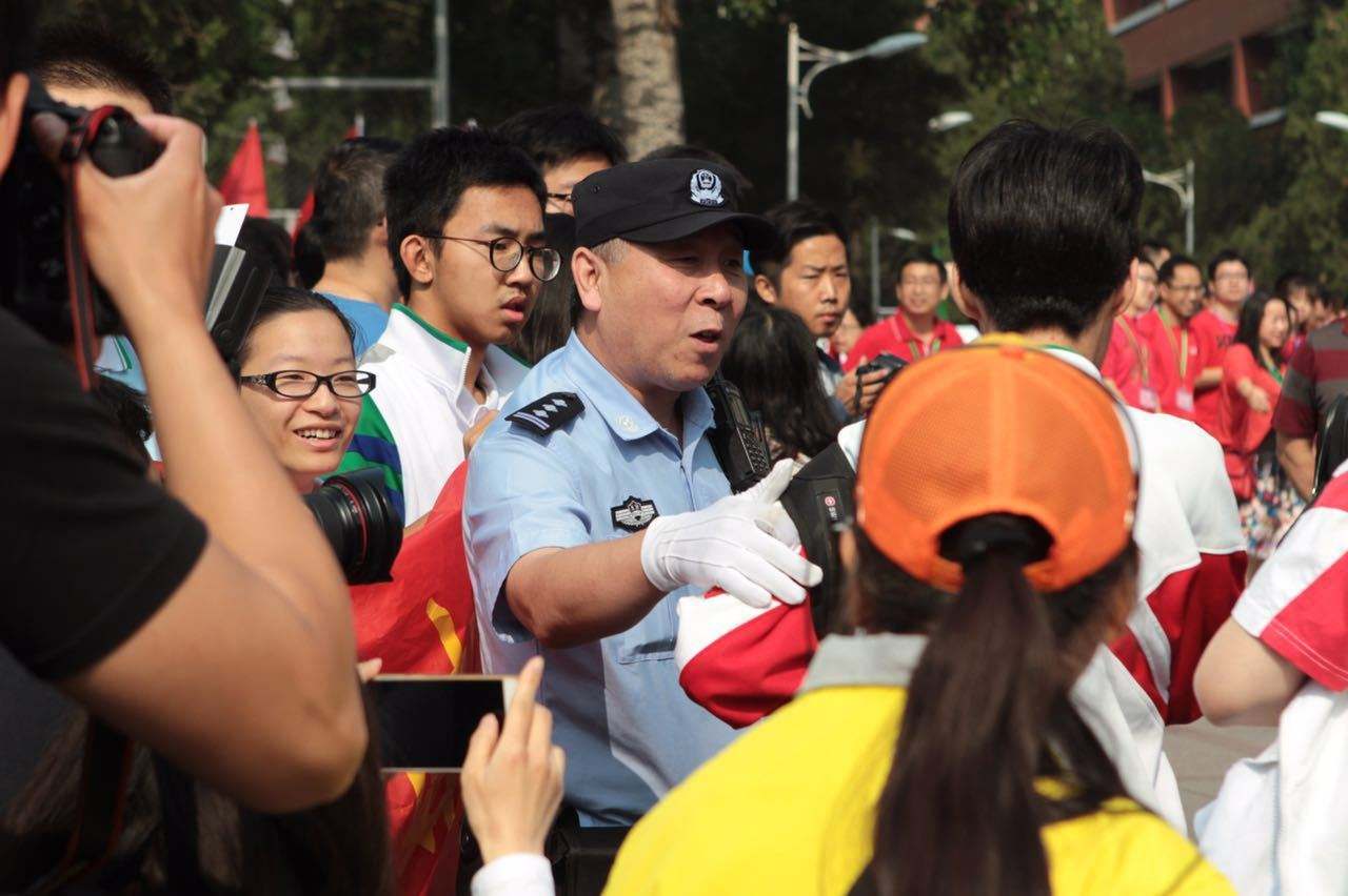 无人机飞进高考考场被击落，扰乱高考秩序的应该如何处治？