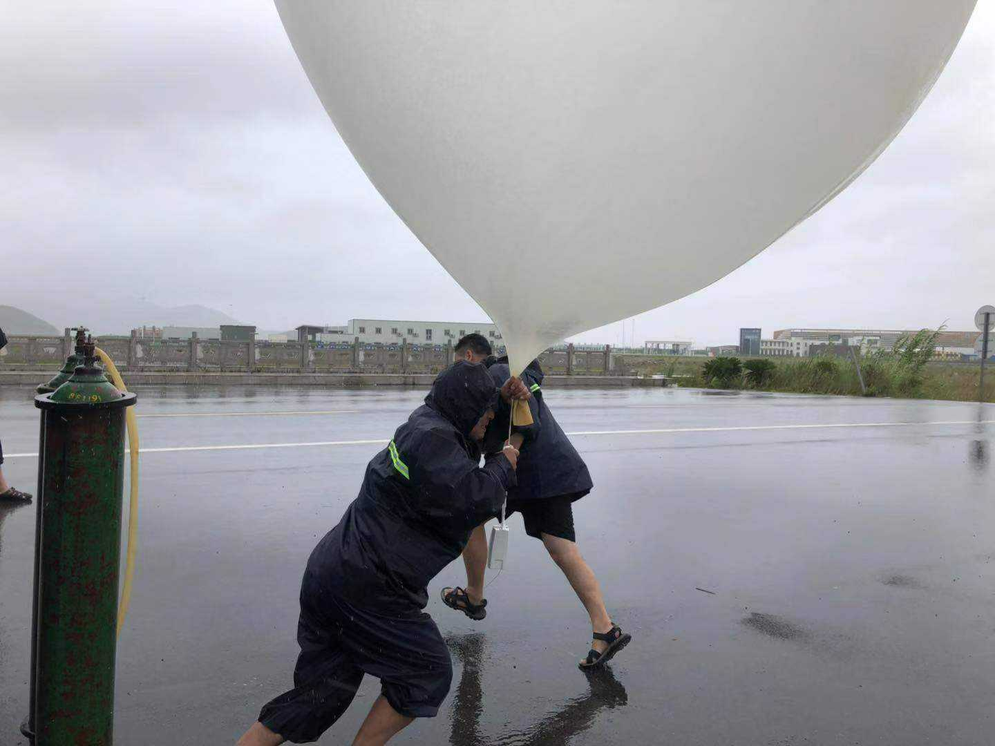 日本仙台上空出现白色不明球体，专家作何解释？