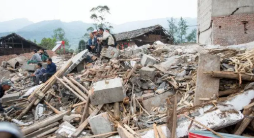 雅安地震是哪一年?