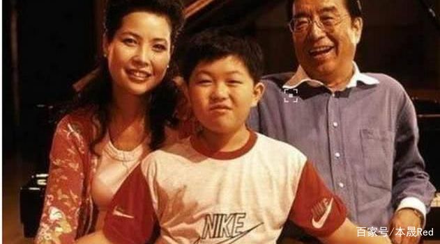 李天一改名李冠丰，81岁李双江挺着身子不敢老去，今近况如何了？