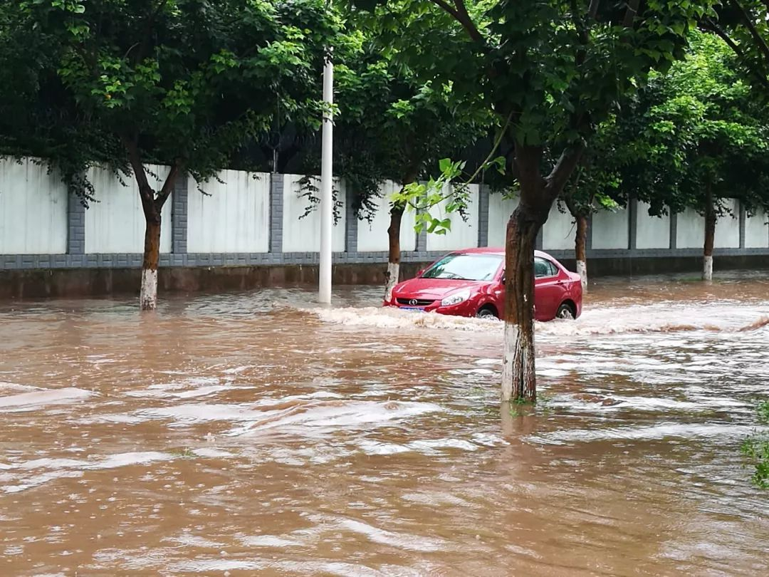 北京暴雨多车被淹，公交车进水，这场暴雨的降雨强度如何？