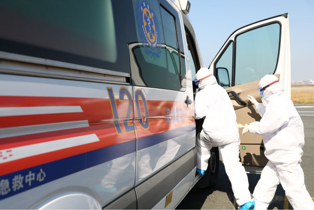 警方通报私闯一家四口在自家化粪池身亡，造成此事故的原因是什么？