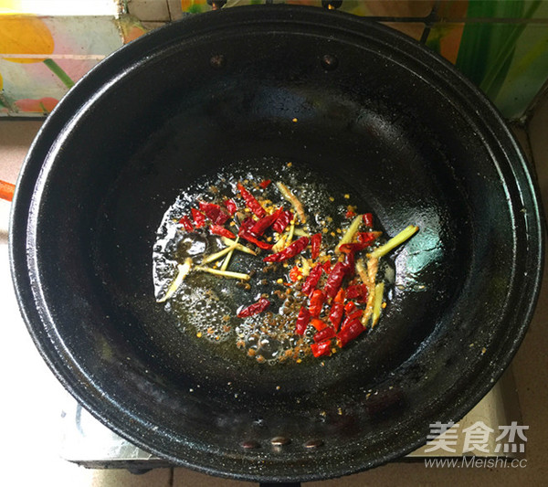 干锅虾的制作方法及原料