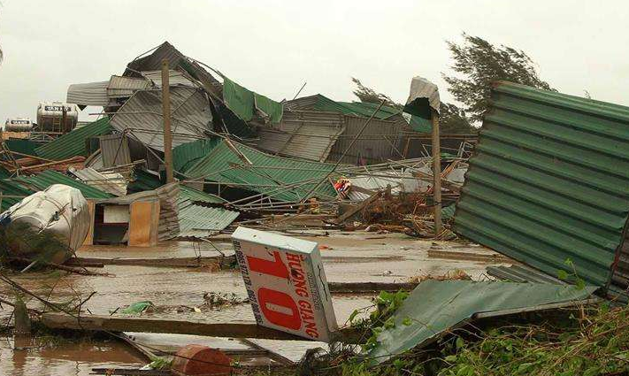 台风掀起12米狂浪，对涉及地区有何影响？