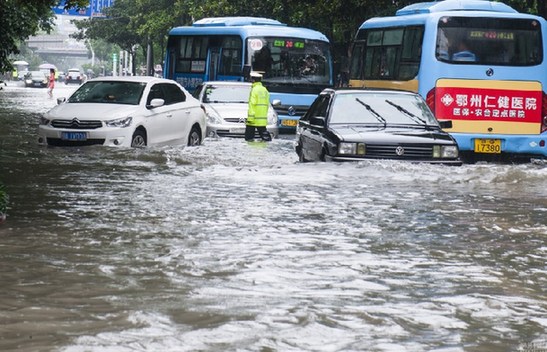 湖北暴雨后上万件包裹被淹，给商户造成了多大的经济损失？