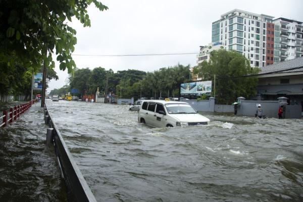 气温跌破26℃，京津冀等8省区市有大到暴雨 ，如何看待这一轮气候变化？