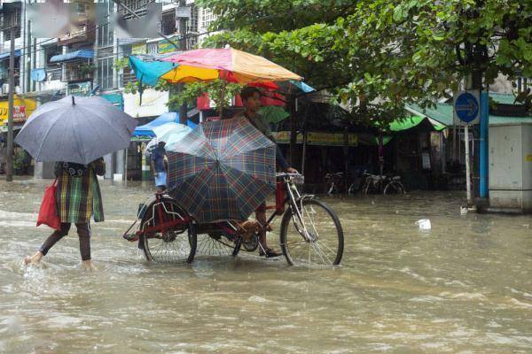 气温跌破26℃，京津冀等8省区市有大到暴雨 ，如何看待这一轮气候变化？